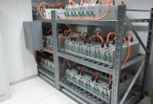 嵌入式开发的12v机房蓄电池性能检测系统