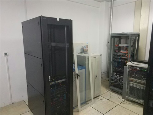 法院机房展示